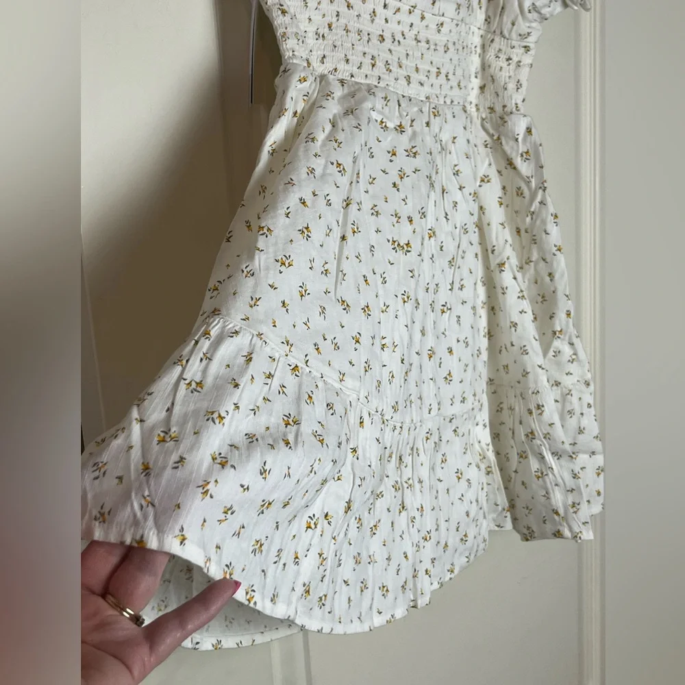 Nordstrom BP Ivory Dress with Puff Sleeves and Detailed Floral Bursts Juniors L - Picture 13 of 16